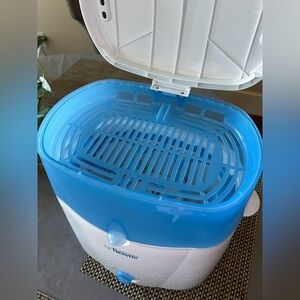 COPY - Dr Brown bottle and pacifier steam sterilizer (used but in good condition